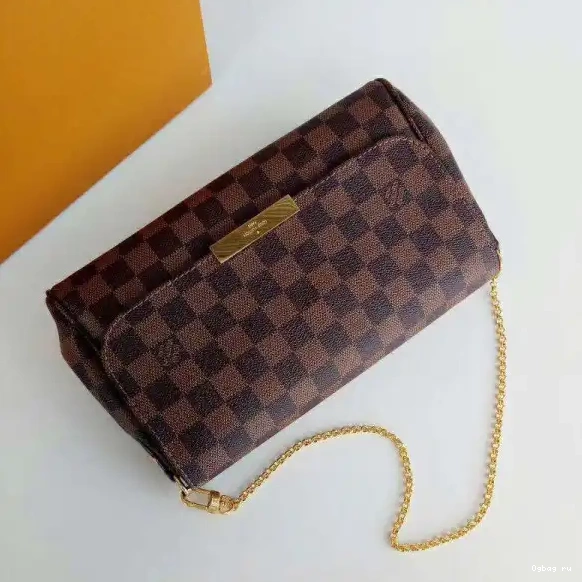 Louis Favorite Vuitton MM 0522